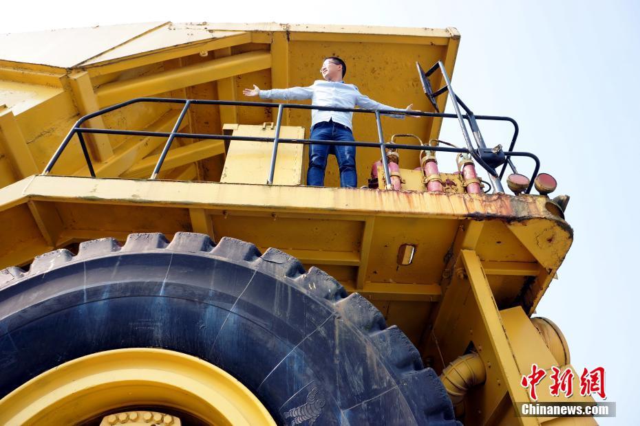 亚洲最大露天铜矿巨型电动轮汽车