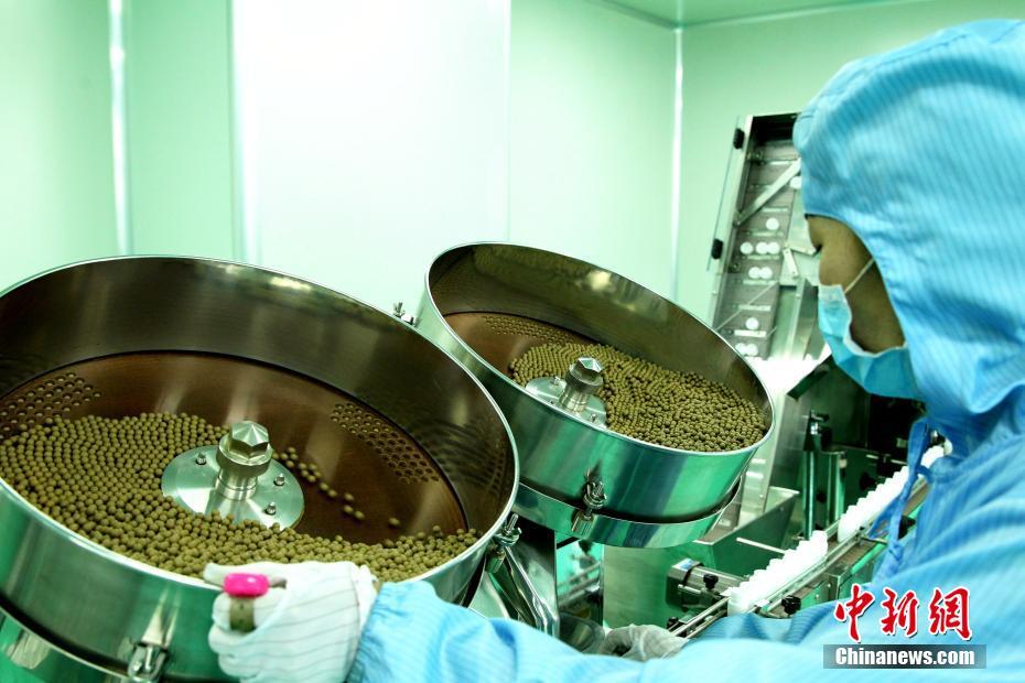 探访中国最大藏药制剂室 可生产12种藏药剂型