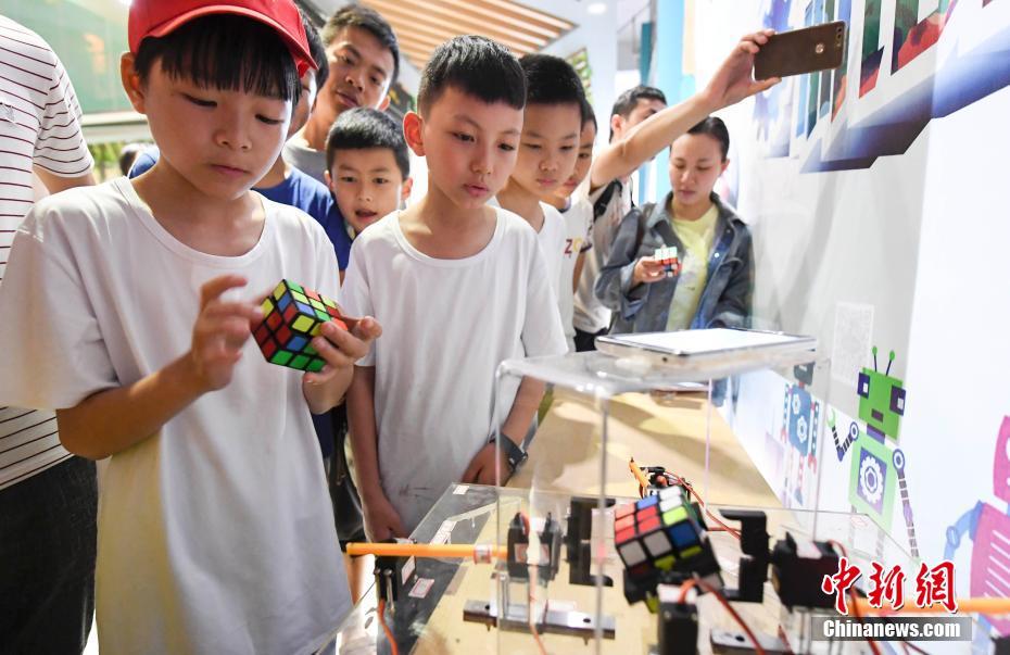 江西新余举办青少年创客机器人大赛