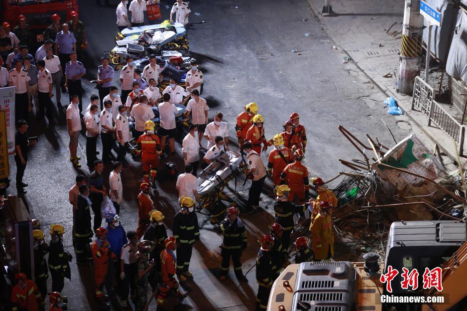 上海嘉定区一幢建筑发生倒塌 救援持续进行