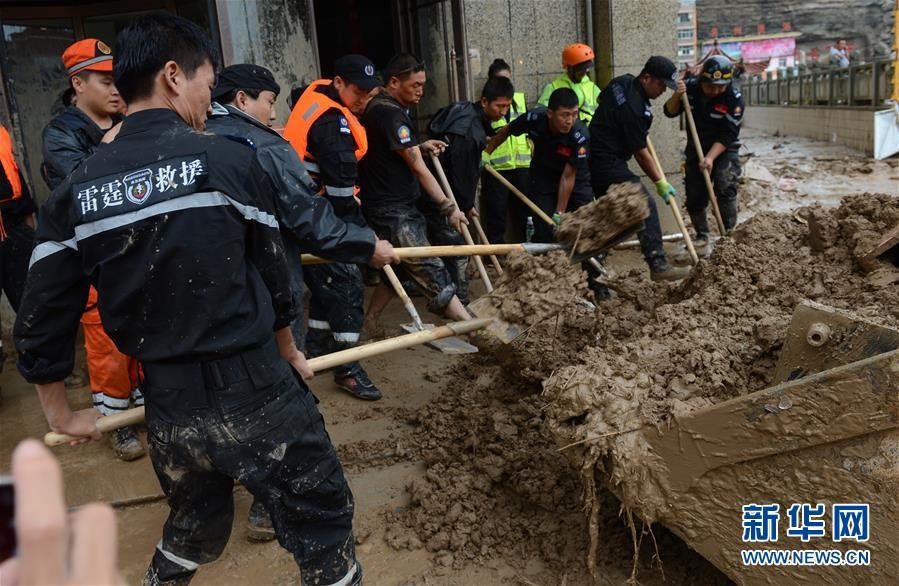 陕西绥德暴雨灾后救援 致5.8万人受灾