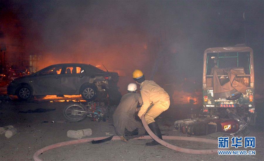 巴基斯坦一军车遭袭造成至少15人死亡