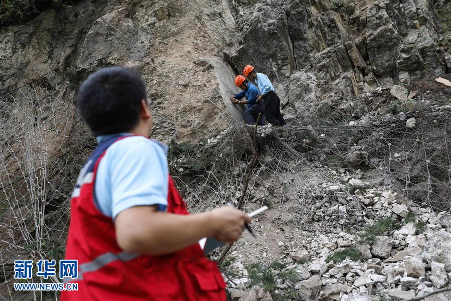 地震专家：九寨沟地震最大烈度九度 灾区建筑物整体垮塌少