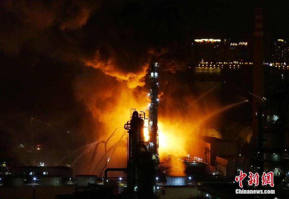 中石油大连石化分公司发生火灾