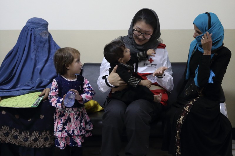 中国红十字援外医疗队赴阿富汗开展“一带一路”大病患儿人道救助行动