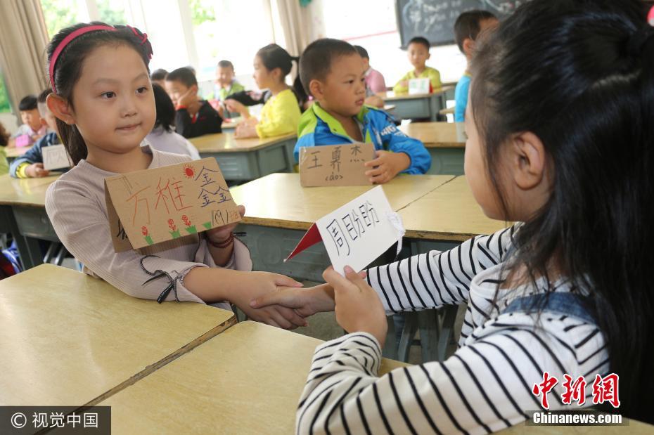 又到一年开学季 各地小学生开始校园生活