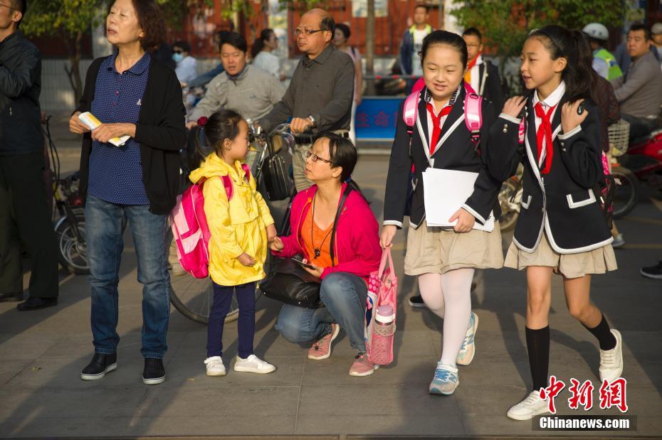 又到一年开学季 各地小学生开始校园生活