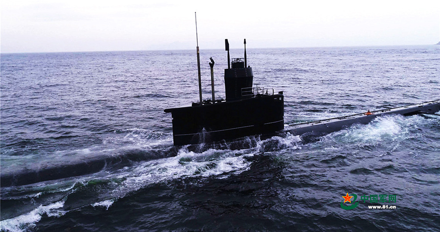 深海突击 某潜艇支队水下作战演练