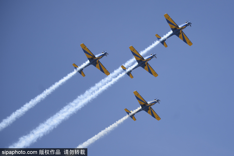 庆祝独立195周年 巴西阅兵式精彩空军表演