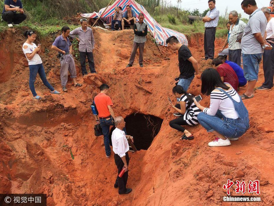 四川宜宾县岷江边挖出近2000年前汉墓