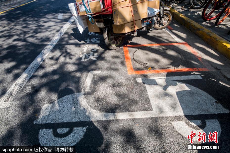 上海设快递专用停车位 鼓励快递员规范停车