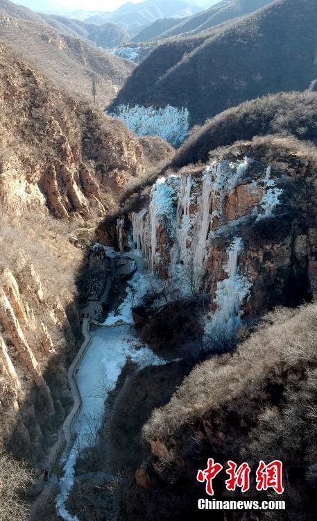 北京冬日神泉峡冰瀑