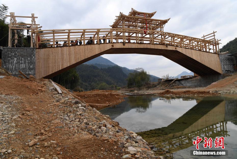 福建政和建中国单孔跨度最大的木拱廊桥