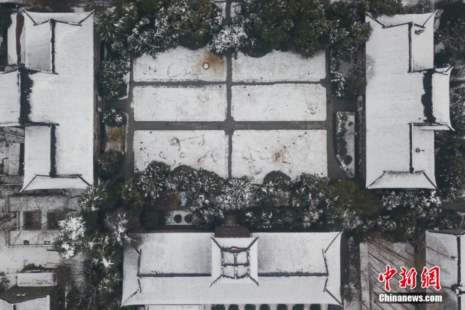 航拍雪后南京 城市处处美景如画