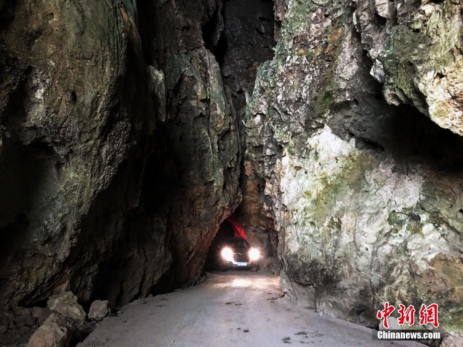 探访贵州修在“山肚子”里的溶洞路