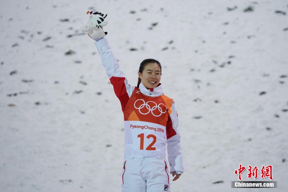 张鑫,孔凡钰获冬奥自由式滑雪女子空中技巧二三名