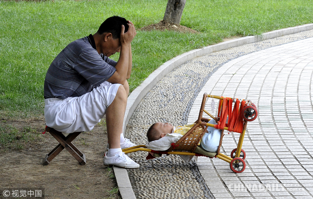 世界睡眠日：盘点各地牛人神一般的睡姿