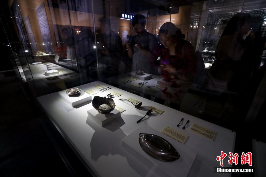泰坦尼克号文物精品在武汉展出