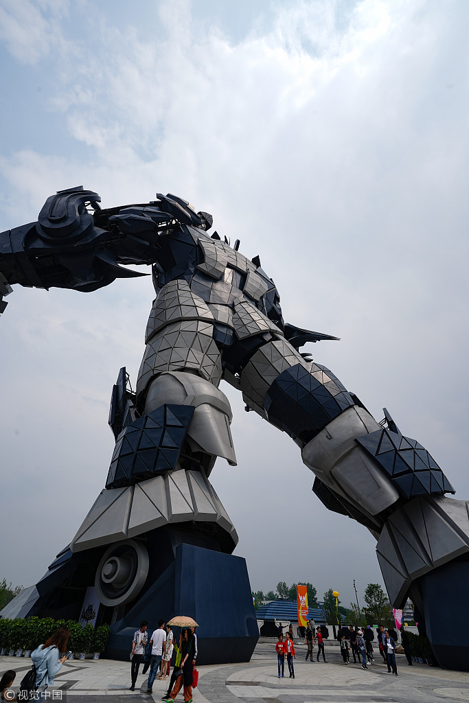 身高53米钢结构机器人亮相贵阳