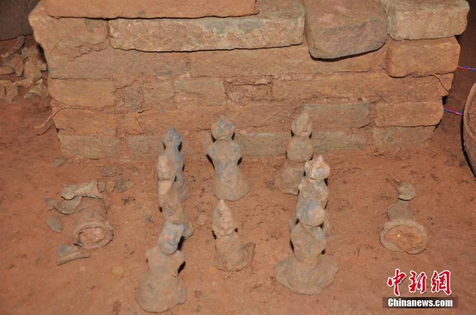 四川首次同时发现20余座成汉时期墓葬 出土大量文物