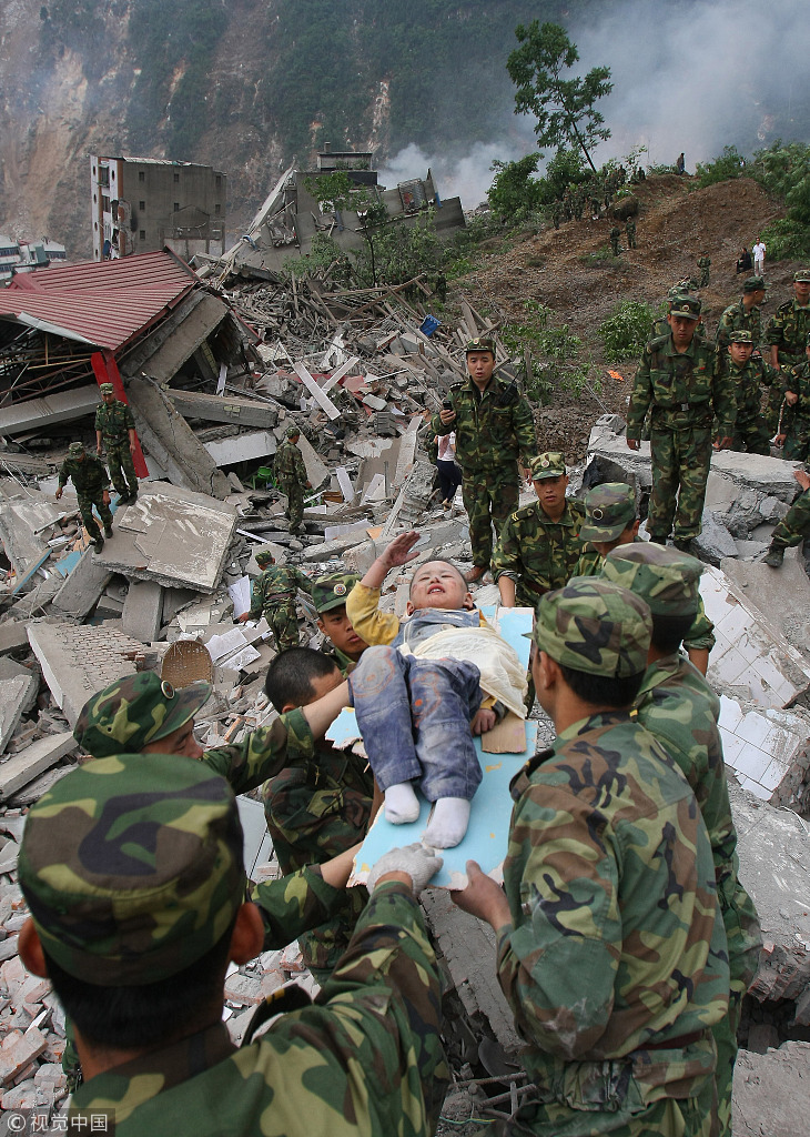 汶川地震十周年 回顾那些托举起生命的瞬间
