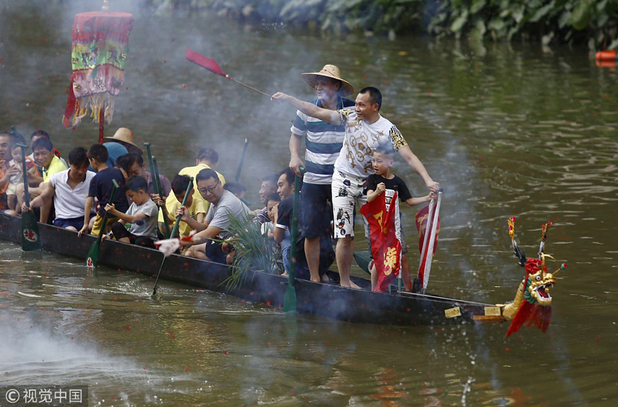 广州举行龙舟采青仪式 端午节前体验最广味的龙舟活动