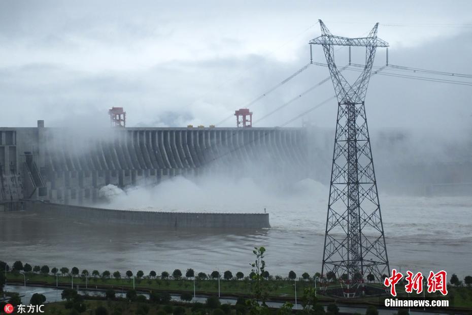 “长江2018年第1号洪水”正通过三峡库区