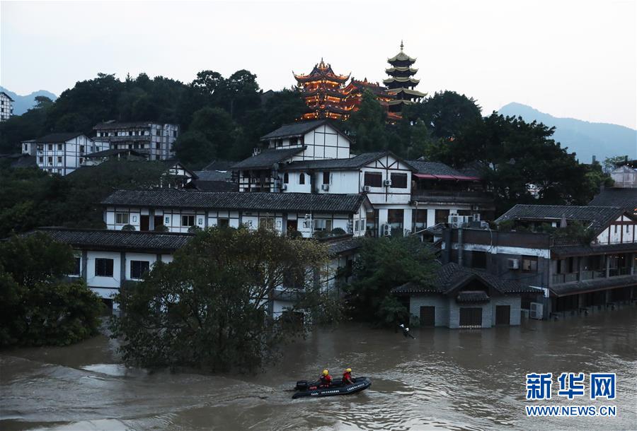 嘉陵江新一轮洪峰过境重庆主城