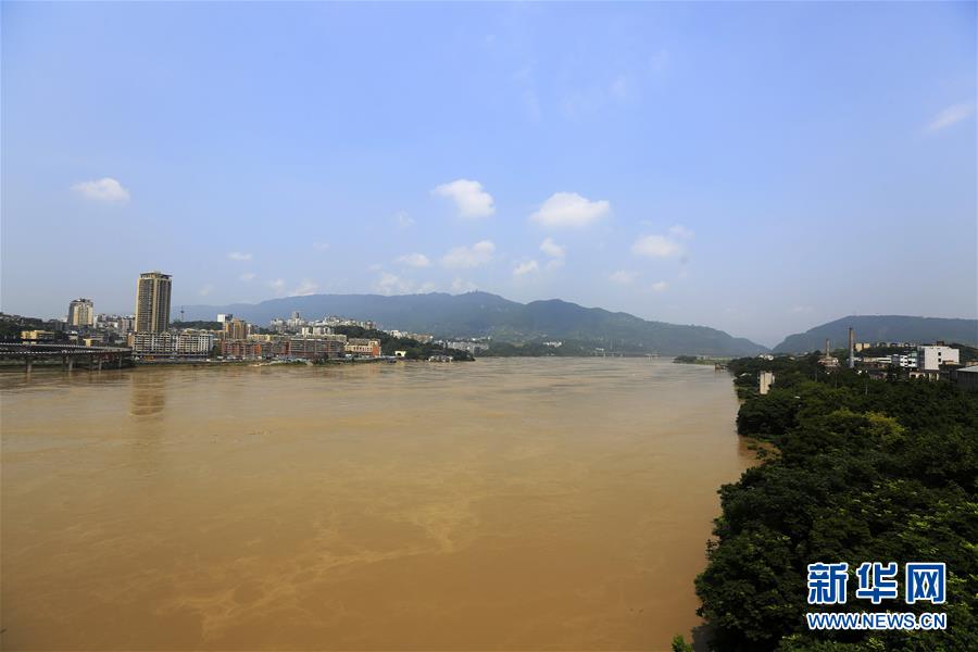 嘉陵江新一轮洪峰过境重庆主城