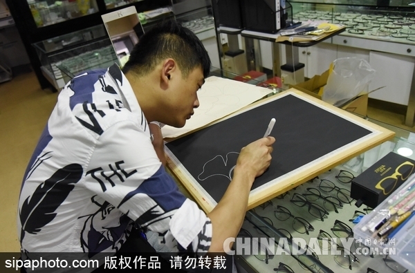 杭州一患先天性智力障碍小伙用绘画实现梦想