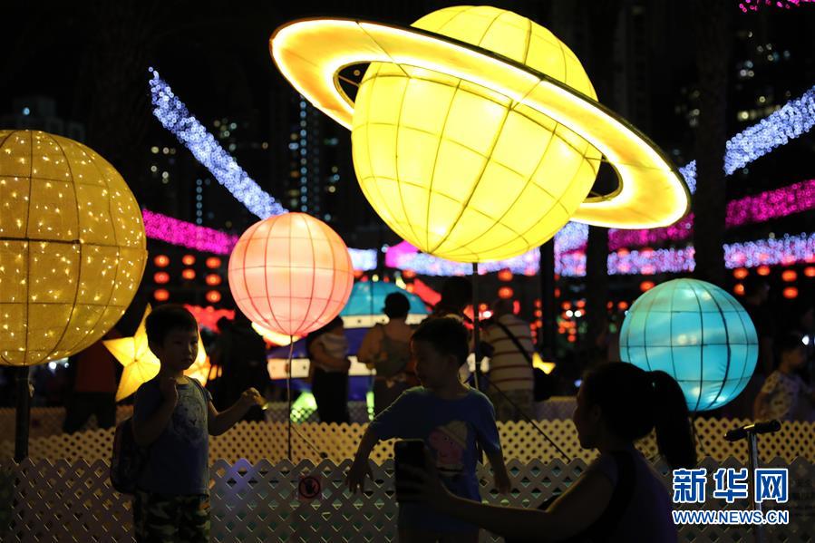 香港举办中秋彩灯会