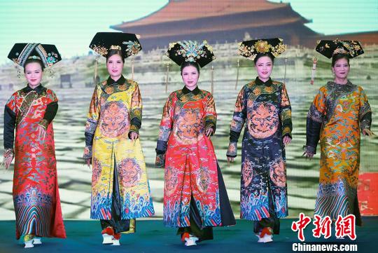 南京中老年时尚达人婀娜多姿秀身段