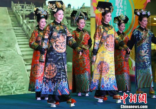 南京中老年时尚达人婀娜多姿秀身段