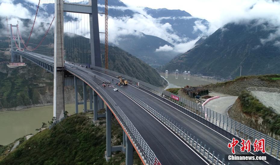 “川藏第一桥”已具备通车能力