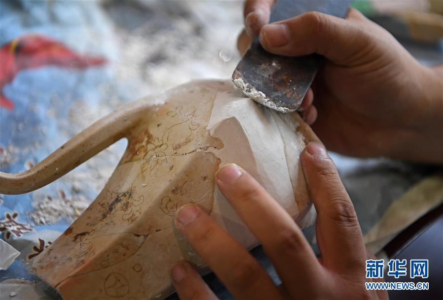 景德镇御窑古瓷碎片“复原”陶瓷传奇