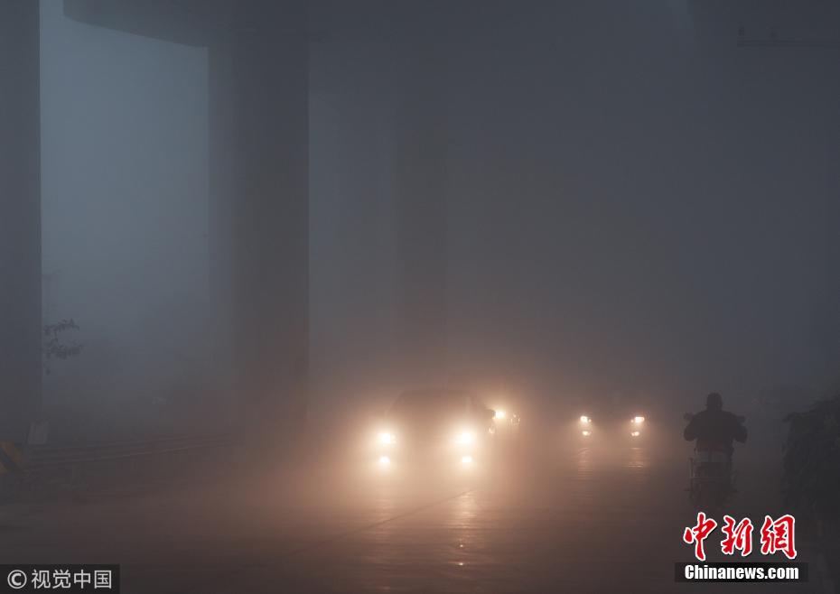 黄淮江淮等地出现特强浓雾 局地能见度不足50米