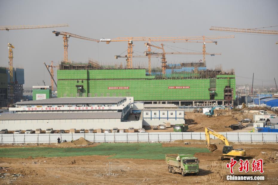 北京大兴国际机场建设工地施工繁忙