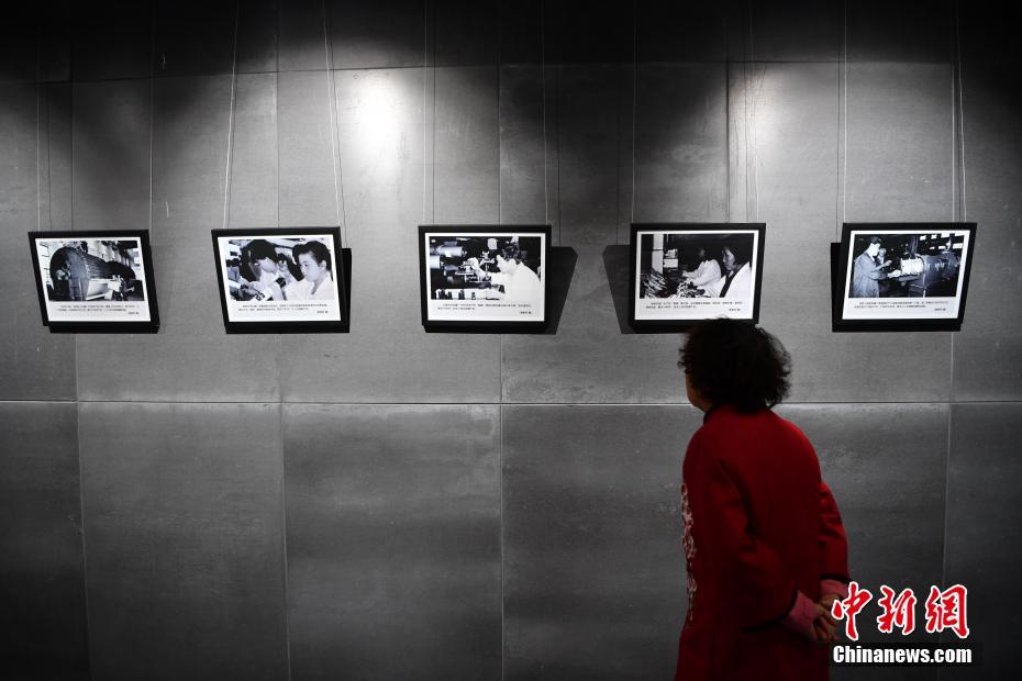 云南工业四十年摄影展在昆明开展