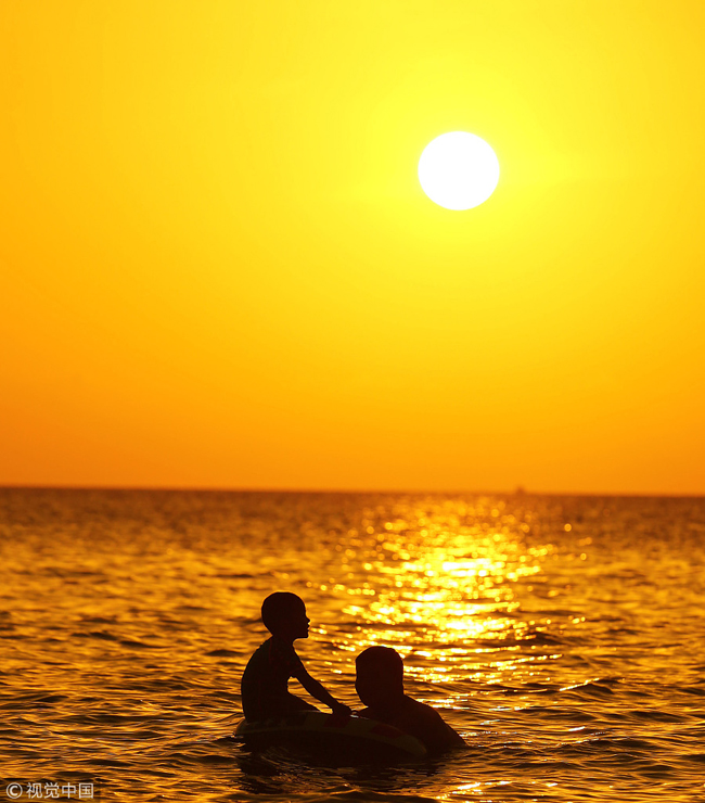 海南三亚:冬至将至 海边夕阳美