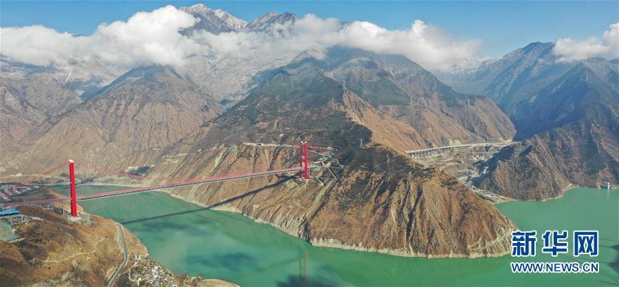 川藏“新干线”雅康高速公路全线建成并试通车