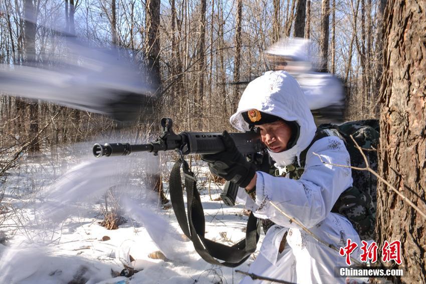 武警吉林省总队机动支队开展冬季野营拉练