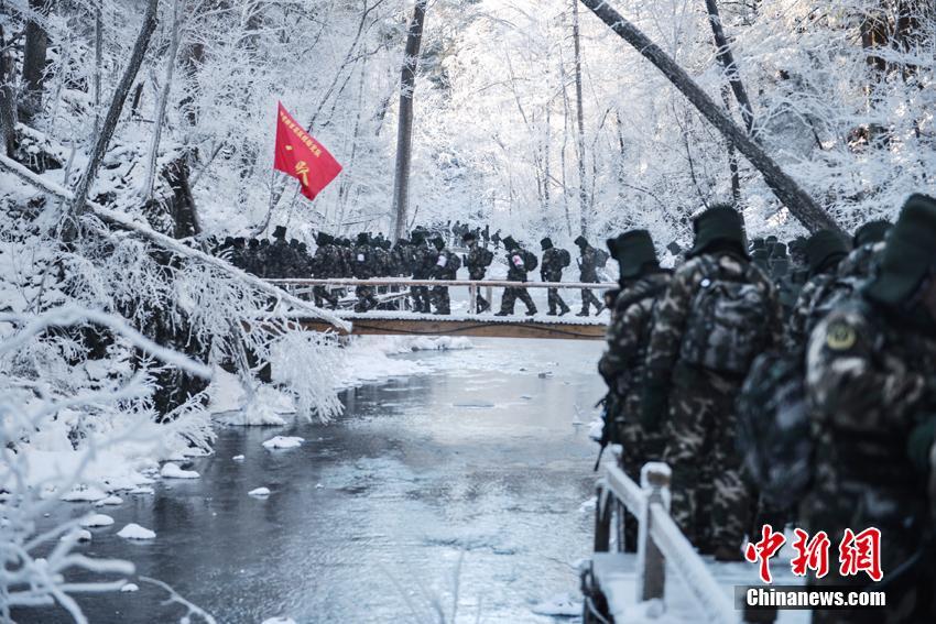 武警吉林省总队机动支队开展冬季野营拉练