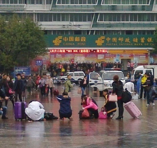 广州火车站发生砍人事件 嫌犯被击毙9人送医