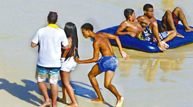 巴西里约海滩青少年当众追逐抢劫游客