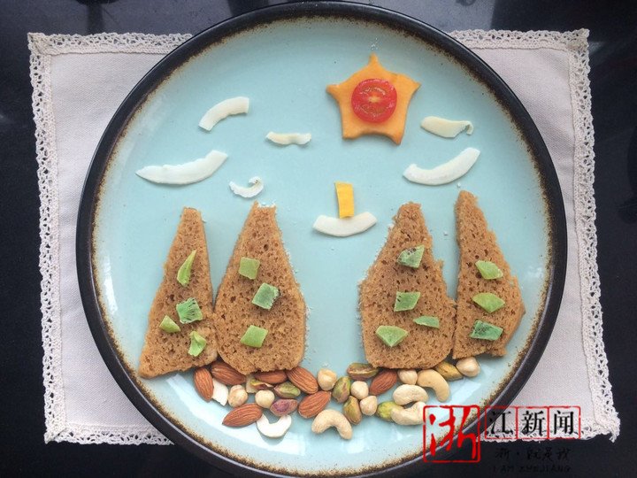 妈妈为女儿做“古诗早餐” 吃着吃着把诗就背了