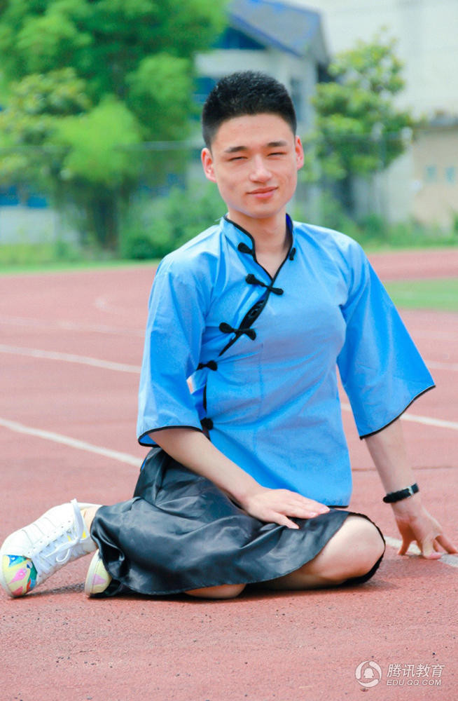 男生反串民国女生妖娆妩媚