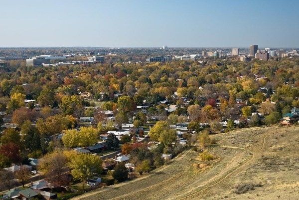 实拍美国贫困山区生活一家一座别墅