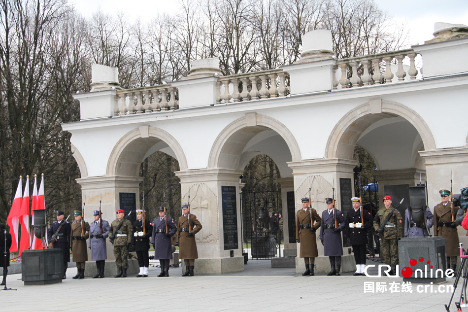 波兰举行纪念卡廷惨案75周年仪式