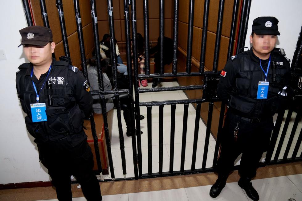 贵阳破获特大毒案 警方公布抓捕毒贩画面 [1]- 中国日报网