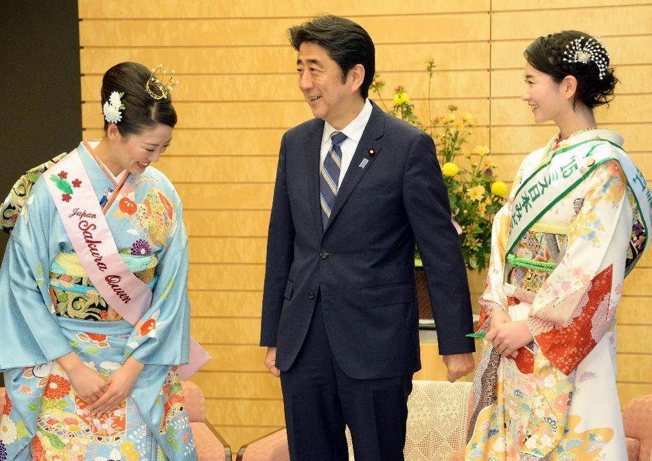 安倍接見日本櫻花女王綠色女神